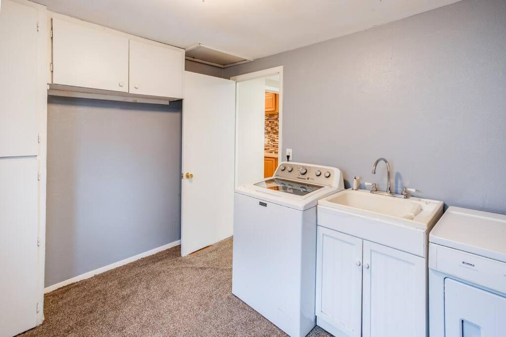 Centric Ranch In The South Ave By Dwtn/uofr/arpt Hébergement de vacances
